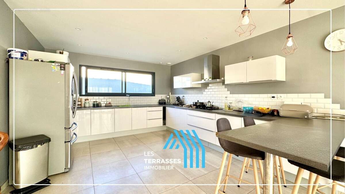 Maison à MONTELIMAR