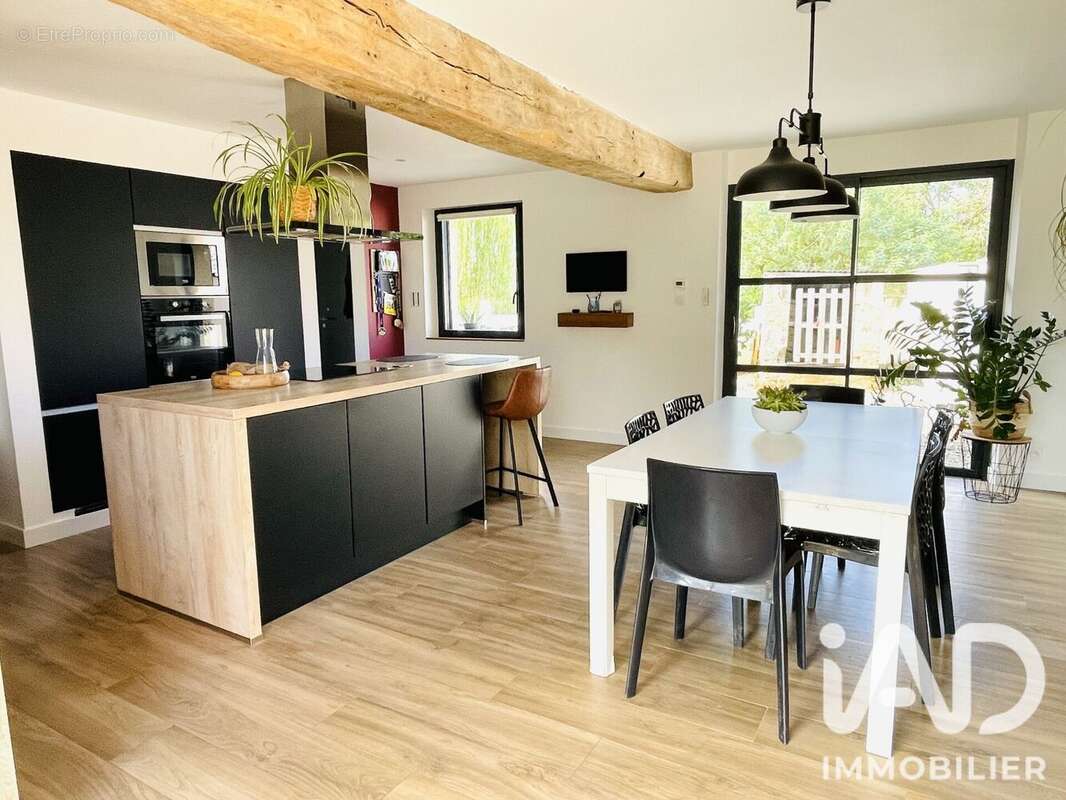 Photo 5 - Maison à CERNUSSON