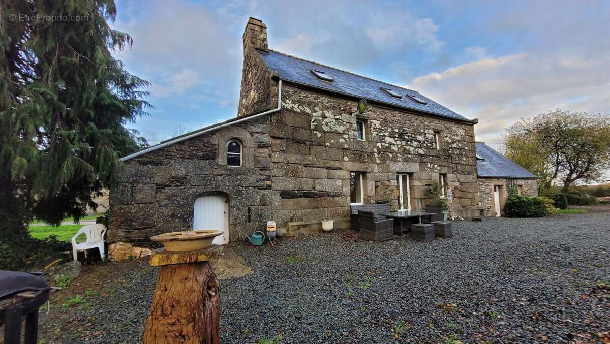 Maison à KERGRIST-MOELOU