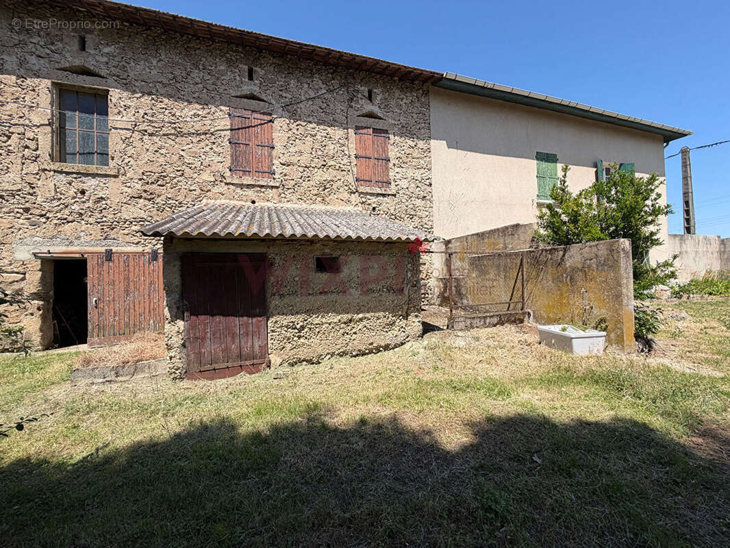 Maison à MONTELIER