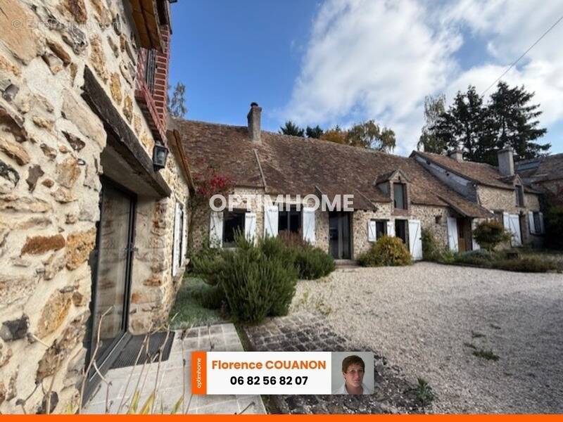 Maison à SAINT-CYR-SOUS-DOURDAN