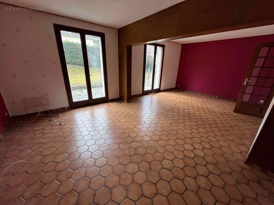 1-Séjour - Maison à CONDAT