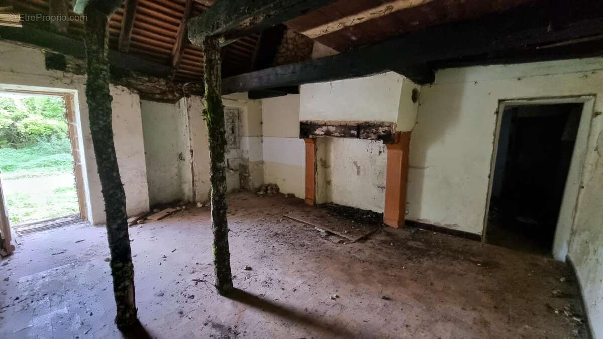 Maison à SAINT-FELIX-DE-VILLADEIX