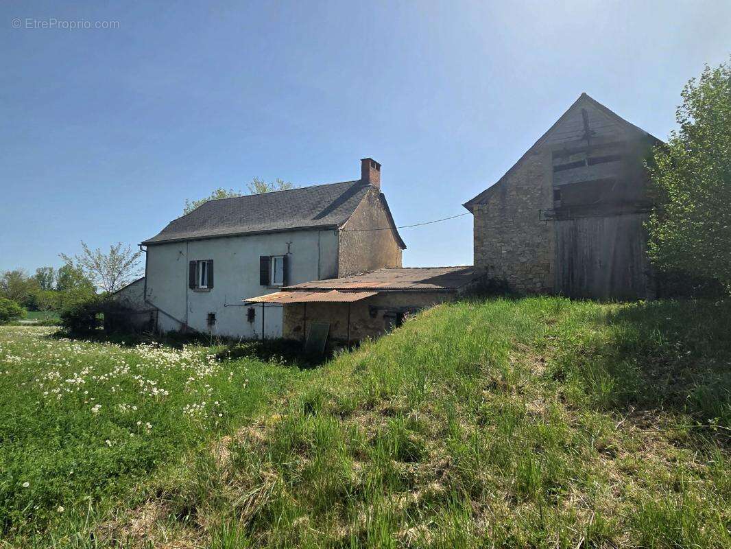 Maison à ANGLARS-SAINT-FELIX