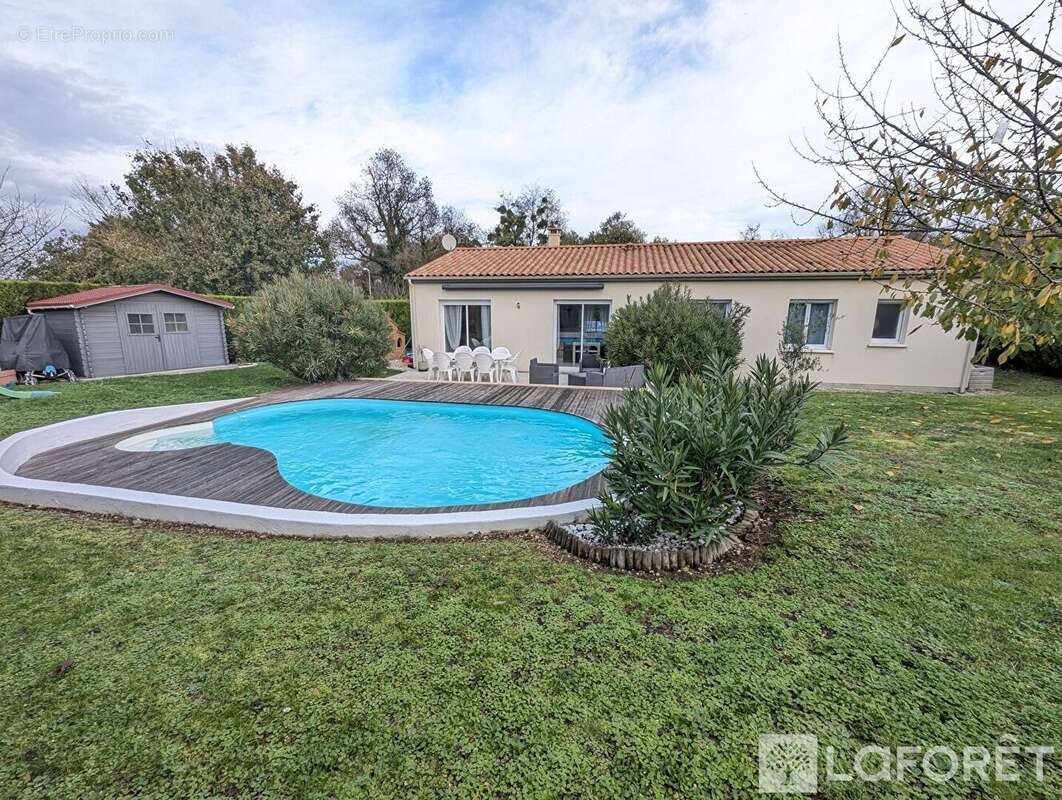 Maison à DOMPIERRE-SUR-CHARENTE