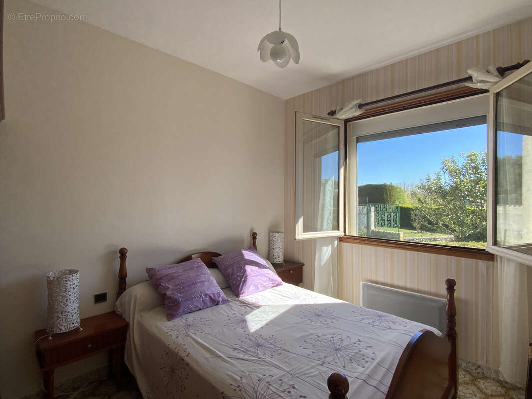 Villa de plain-pied, piscine, terrain paysagé et appartement indépendant. - photo 5