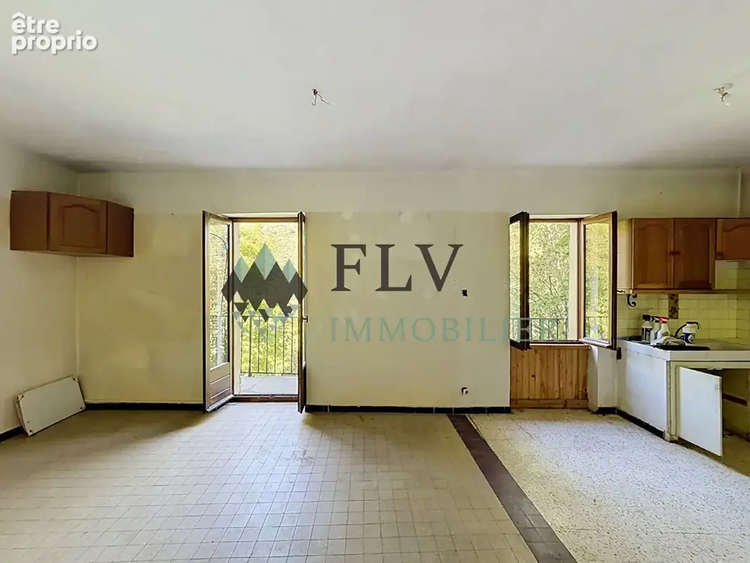 Ilonse - maison de village avec 2 appartements - photo 9