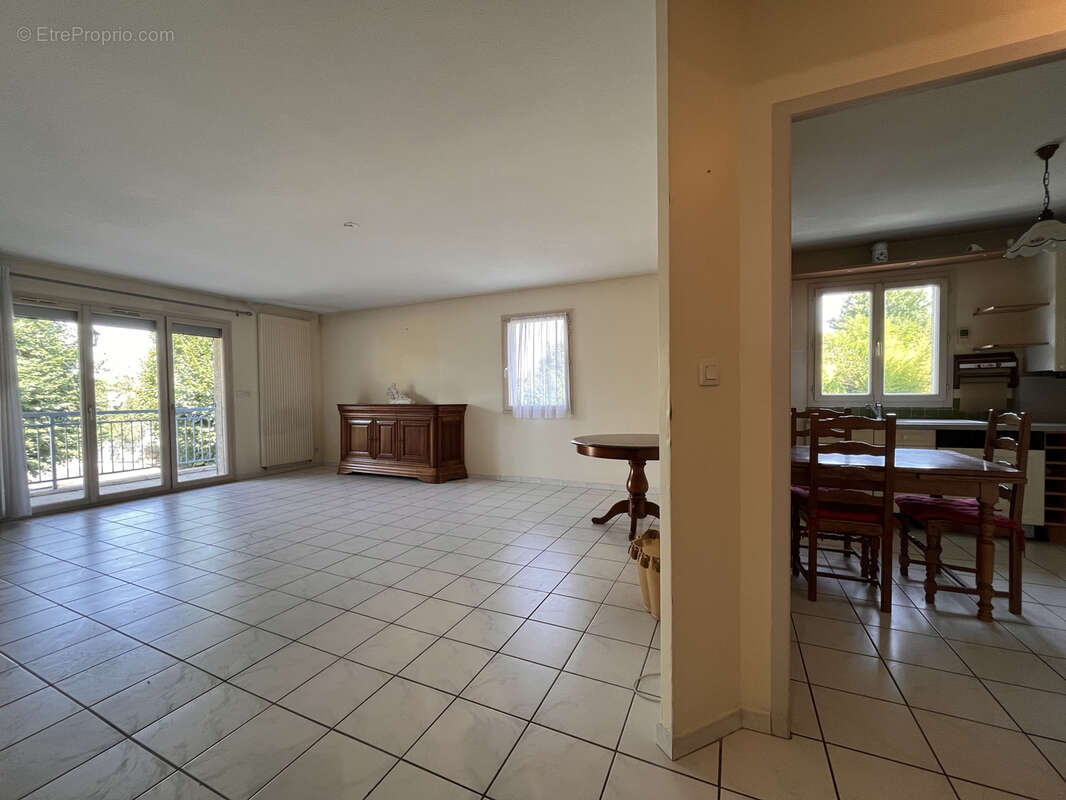 Appartement hyper centre jassans - photo 4