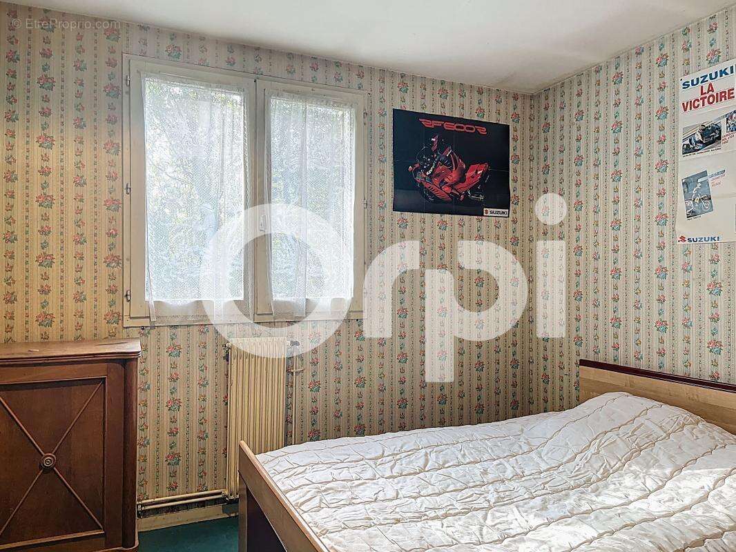 Maison à SAINT-PANTALEON-DE-LARCHE