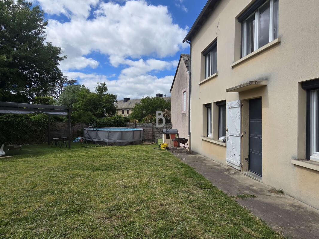 Maison à COMPS-LA-GRAND-VILLE