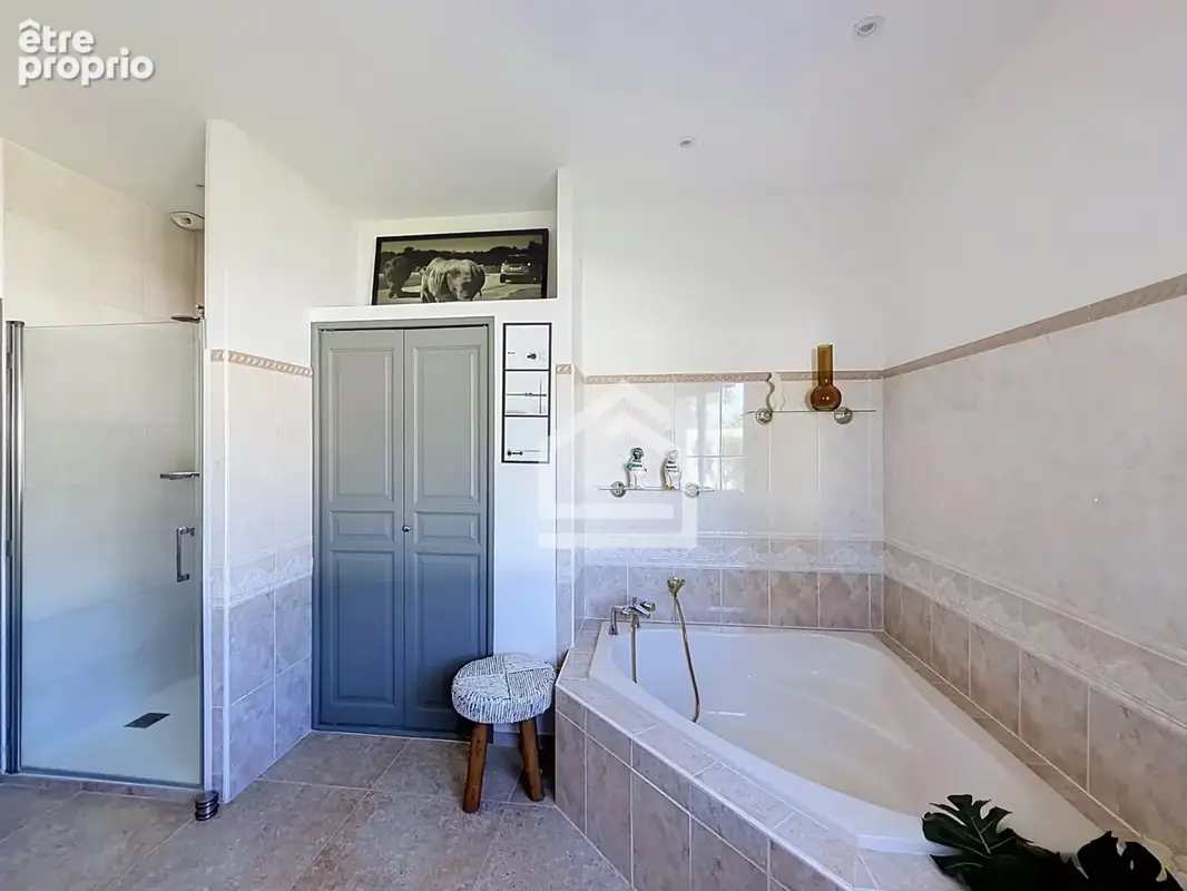IZON - Maison Contemporaine de 228m2, 4 chambres, piscine. - photo 18