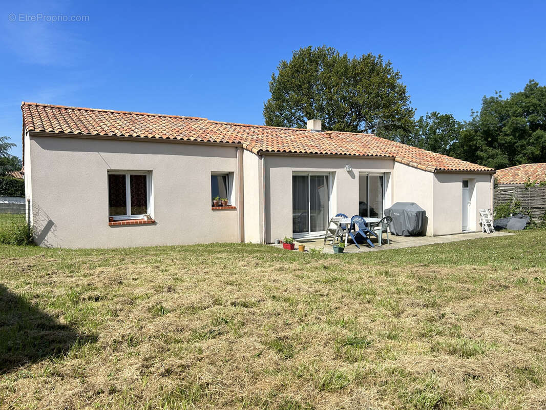 Maison à CUGAND