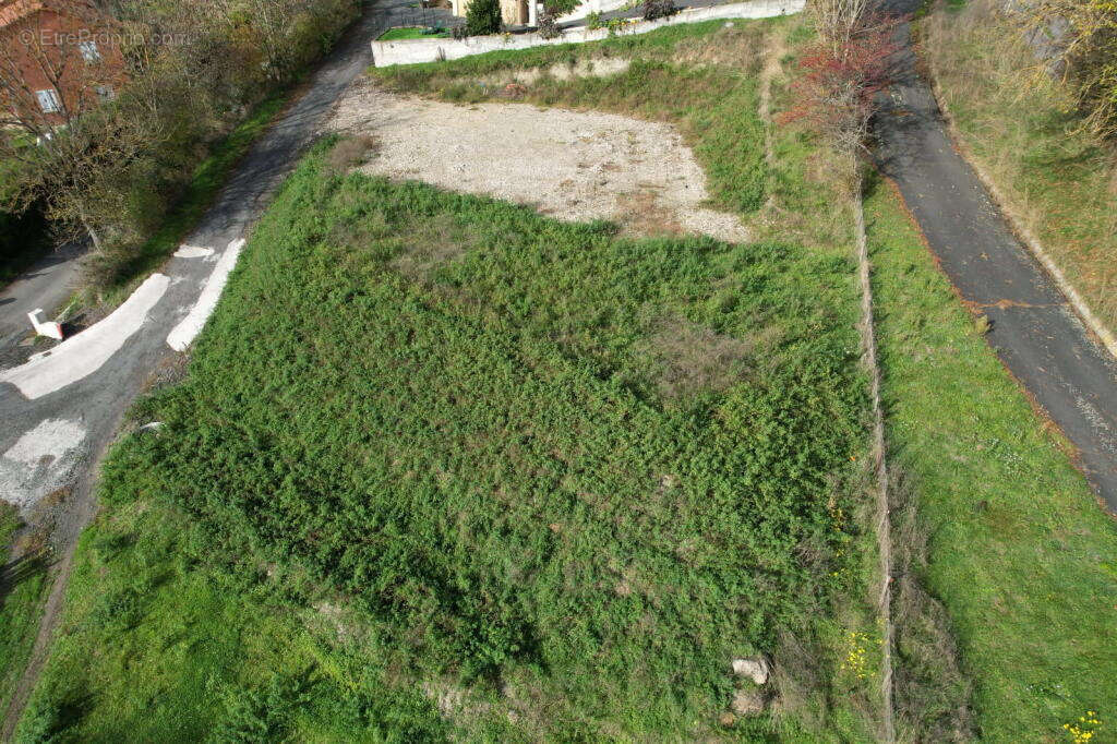 Terrain à POLIGNAC