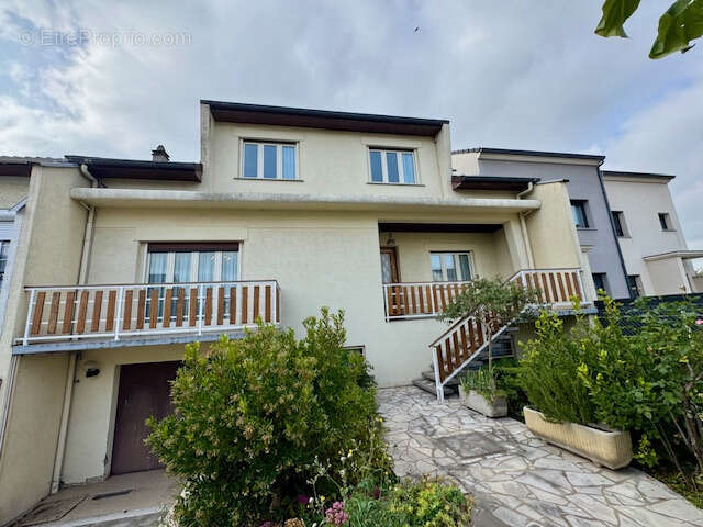 Maison à PARAY-VIEILLE-POSTE