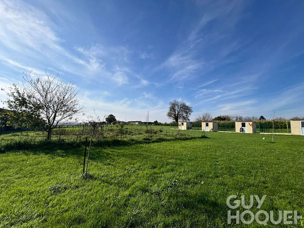 Maison à SAVIGNY-SOUS-FAYE