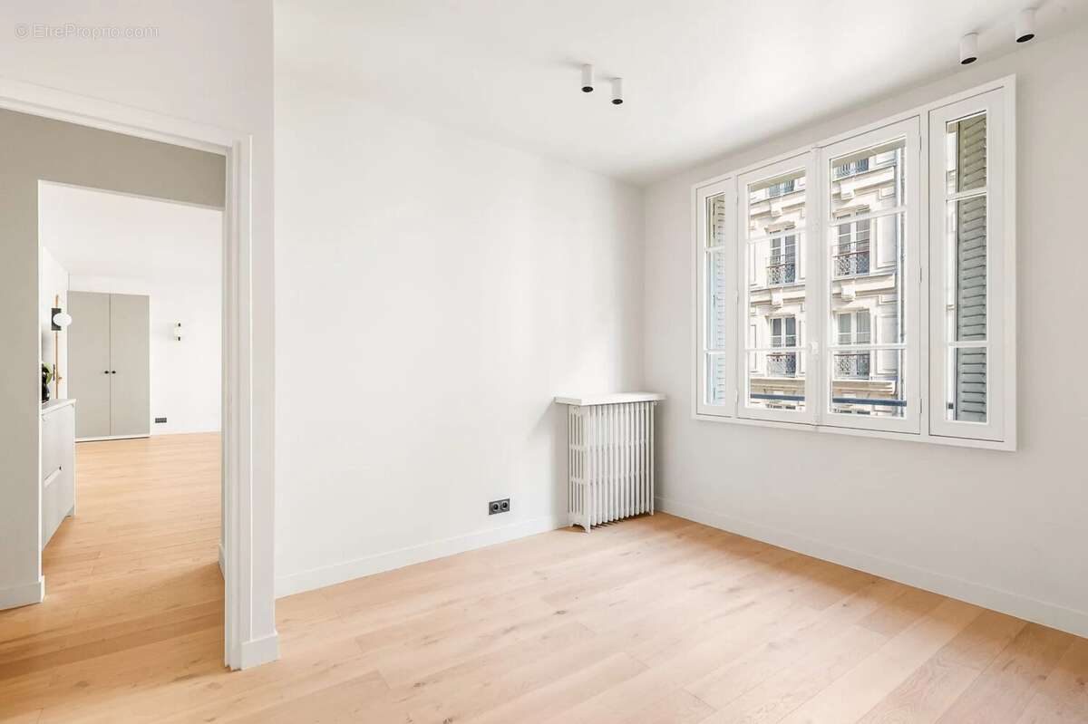 Appartement à PARIS-9E