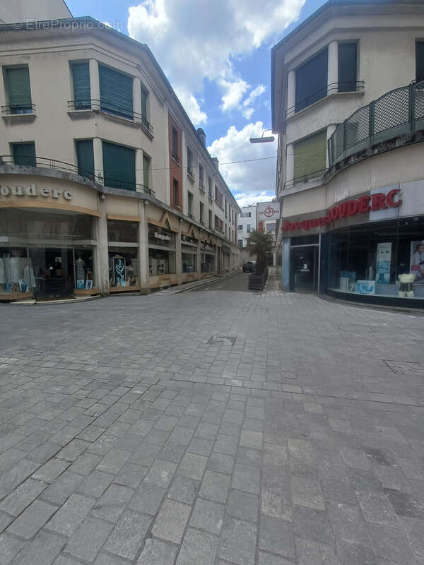 Commerce à PAU