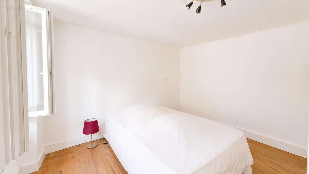 Maison de caractère rénovée avec garage et combles aménageables - photo 10