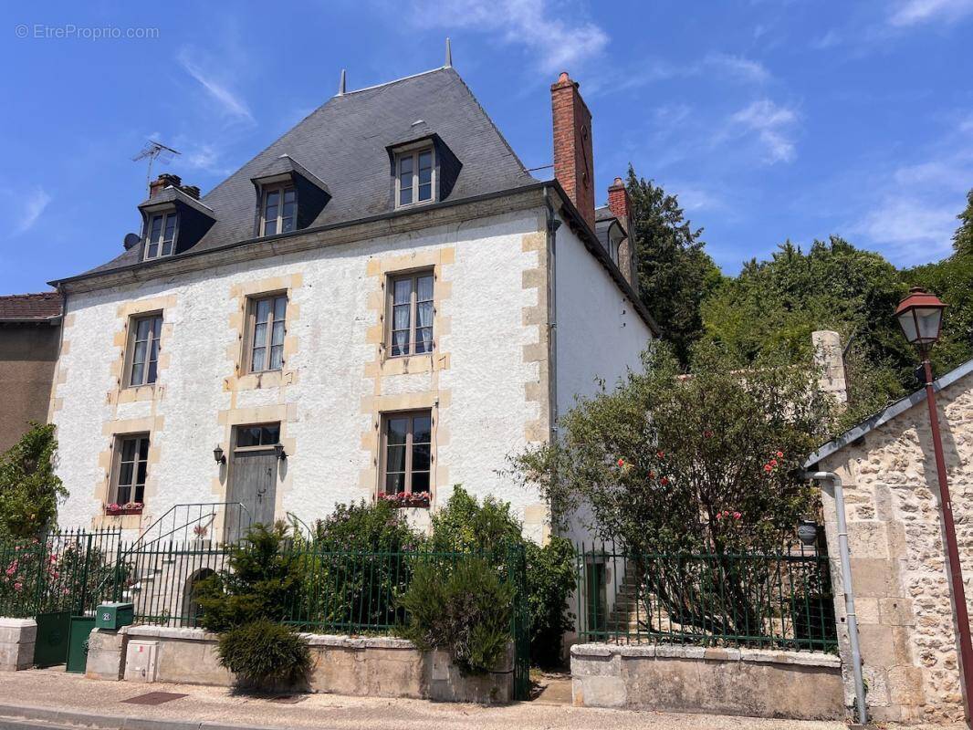 Maison à CHARROUX