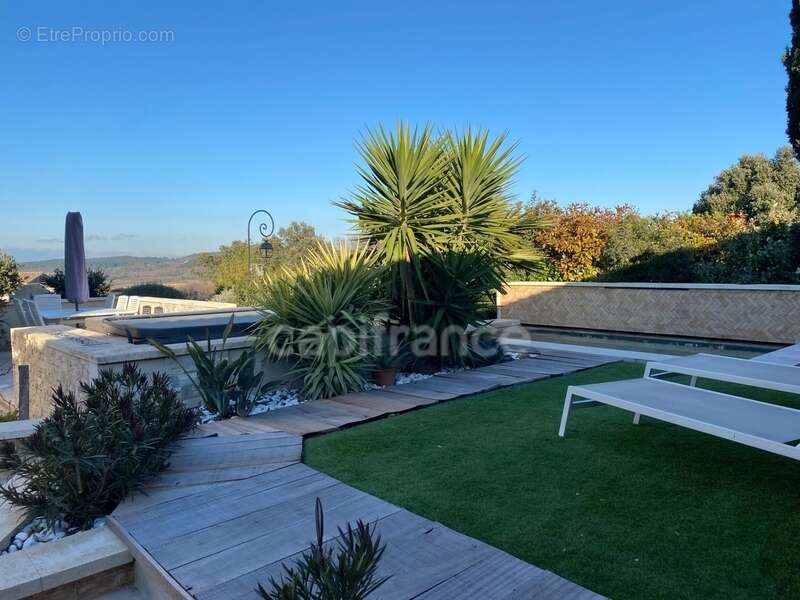 Maison à SAINT-QUENTIN-LA-POTERIE