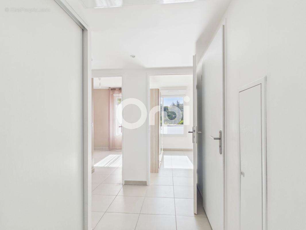 Appartement à MANDELIEU-LA-NAPOULE