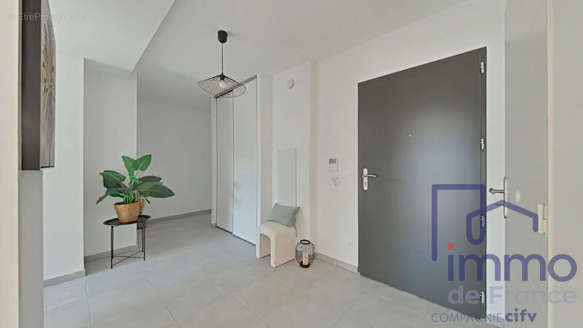 Appartement 84 m² à Saint-Etienne  - photo 8