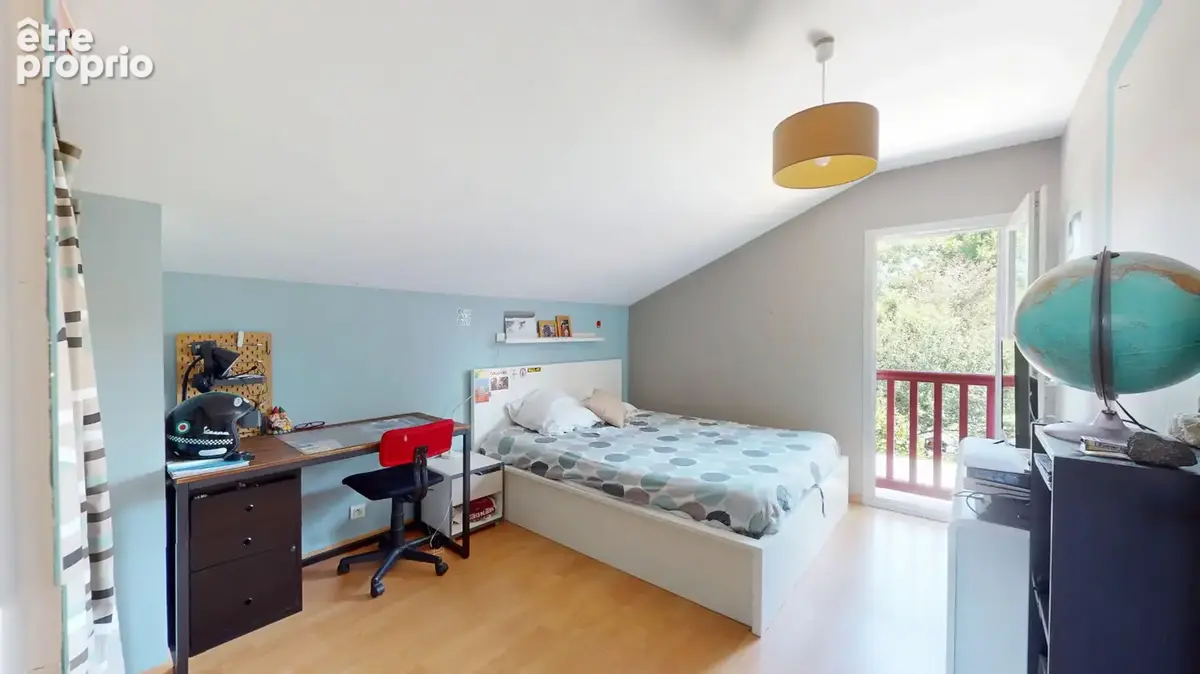 Ustaritz centre, maison familiale de 103 m² (au sol 115m²) avec garage - photo 11