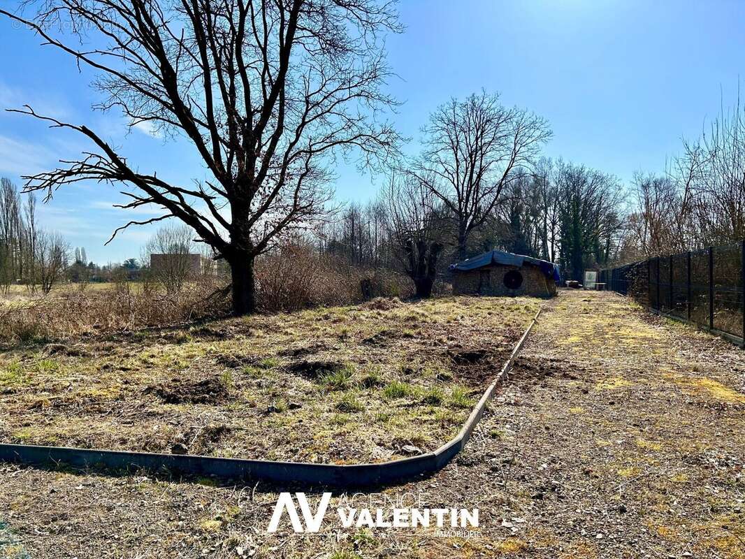 Terrain à MOULINS-LES-METZ