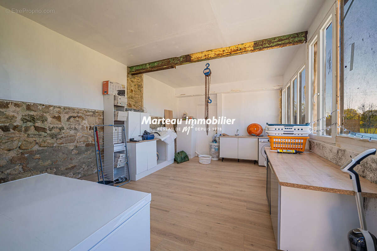 Gesnes Le Gandelin : Maison - photo 9