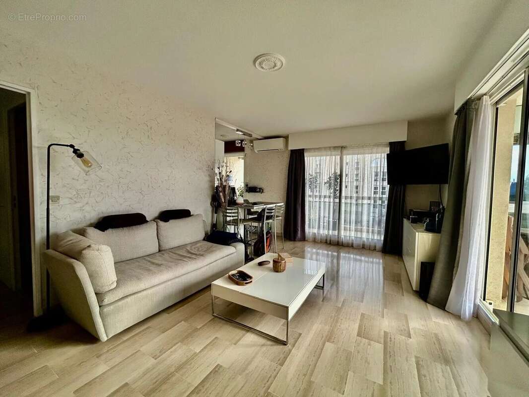 Appartement à MOUGINS
