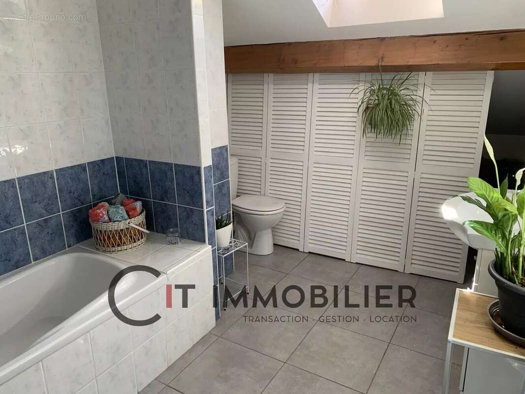 Appartement à LA TOUR-DU-PIN