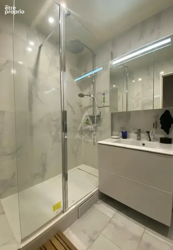 SURESNES/ PUTEAUX. Dans un immeuble de standing, Appartement de 3 pièces totalement rénové avec cave et parking. - photo 5