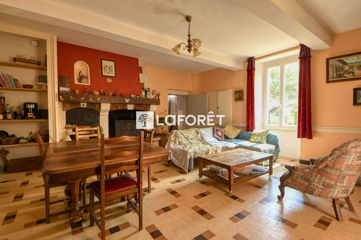 Belle propriété du XVIIème siècle avec charme, volumes et potentiel exceptionnel à vendre à Gaillac - photo 5