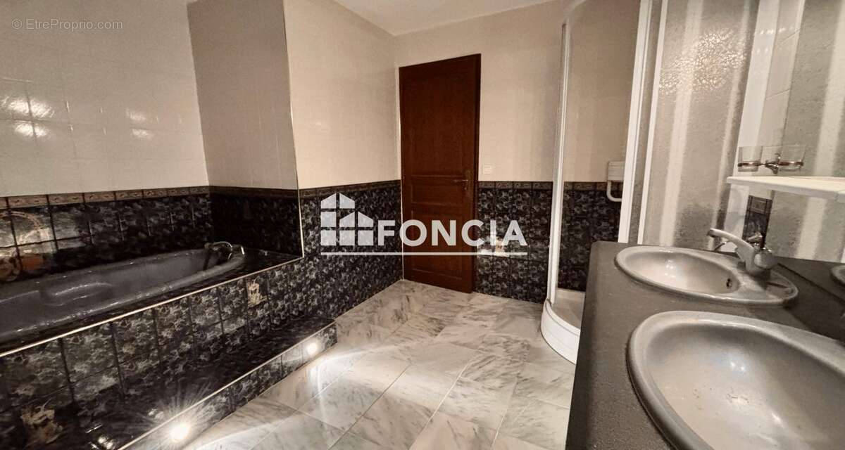 Maison à SAINT-OUEN-DE-MIMBRE