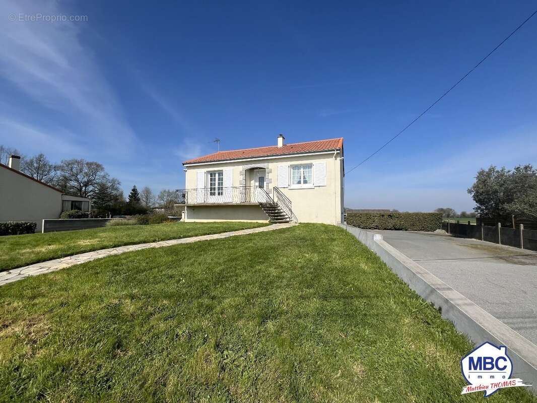 Maison à BOTZ-EN-MAUGES