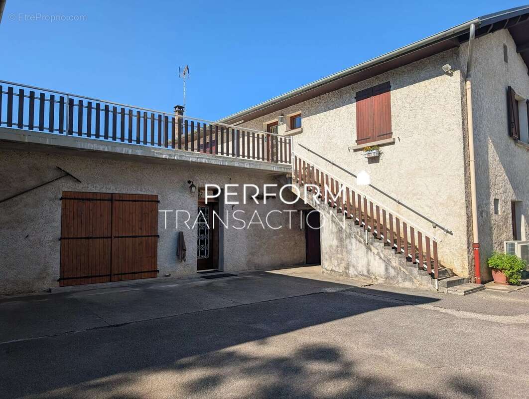  Bâtisse individuelle 130 m² – Terrasse 90 m² - photo 4