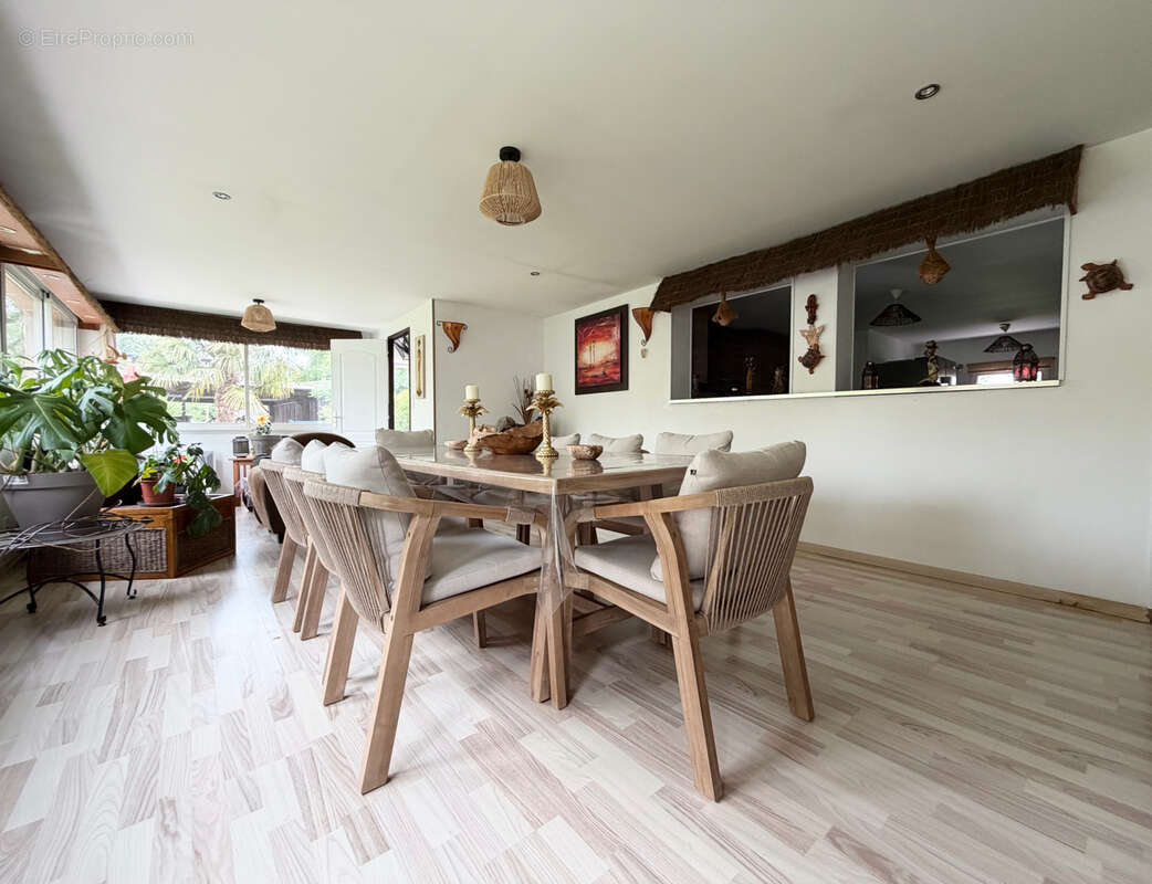 Maison familiale avec grand garage, carport et jardin - photo 12