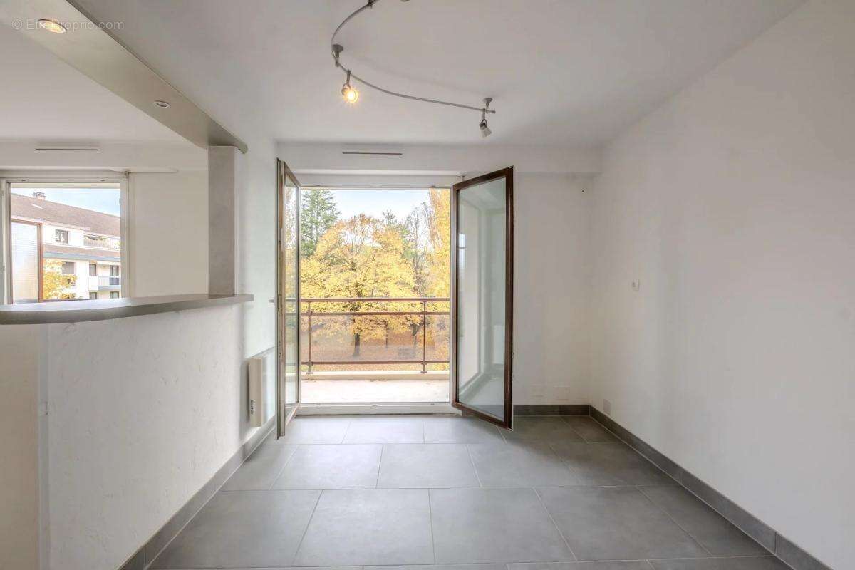 Appartement à DOUVAINE