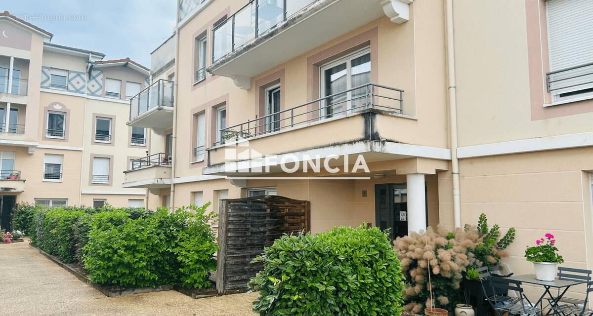 Appartement à LE COTEAU