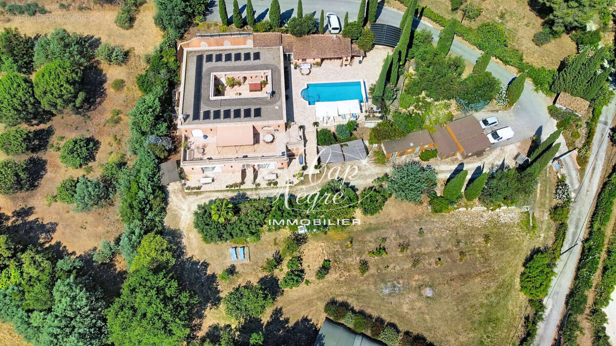 Propriété au calme proche de la plage avec piscine et vaste terrain - photo 12