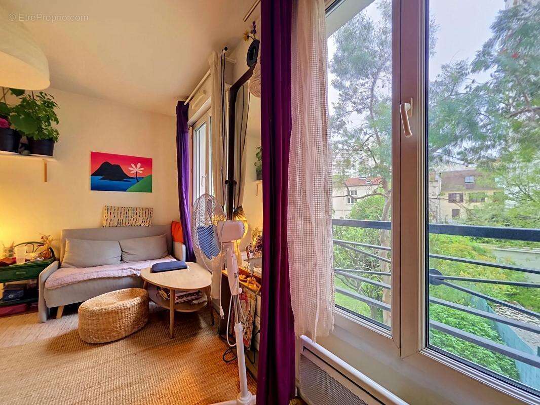 Appartement à LES LILAS
