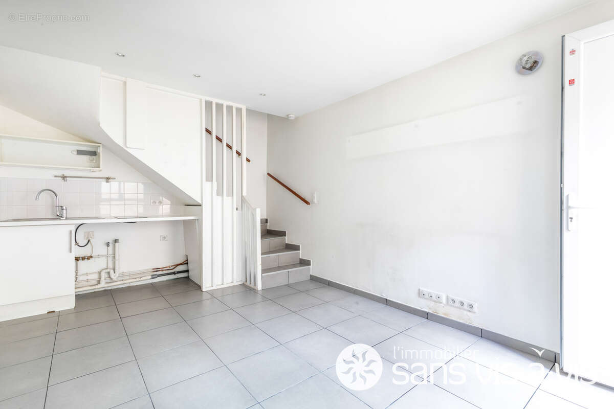 Appartement à COURBEVOIE