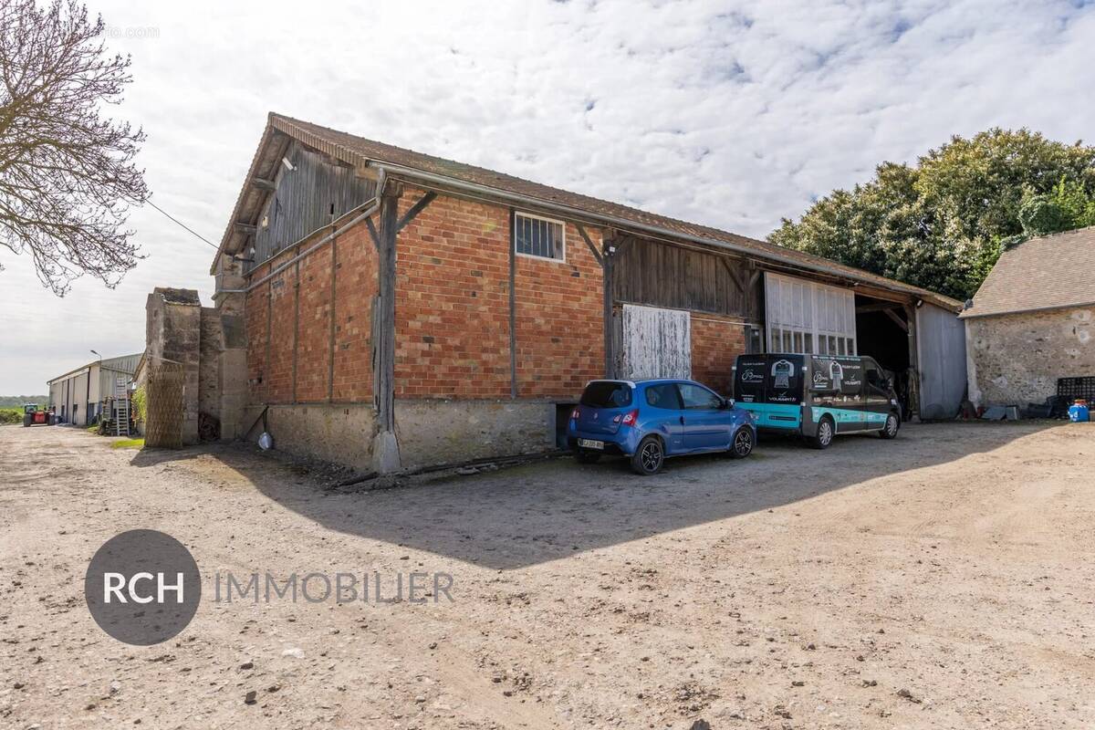 Maison à LA QUEUE-LES-YVELINES