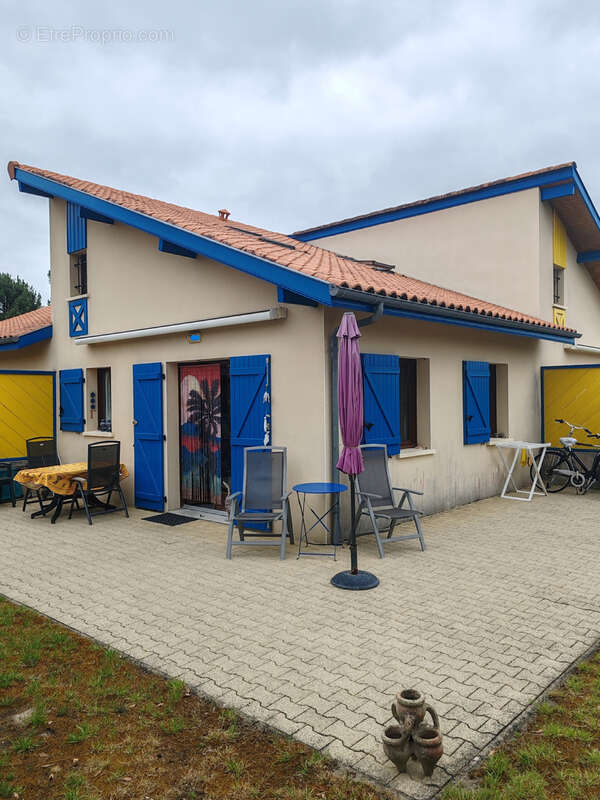 Appartement à SAINT-JULIEN-EN-BORN