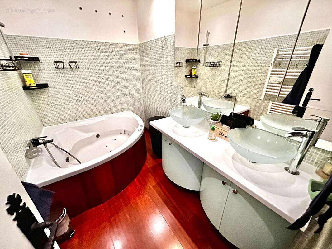 Appartement à MOUGINS