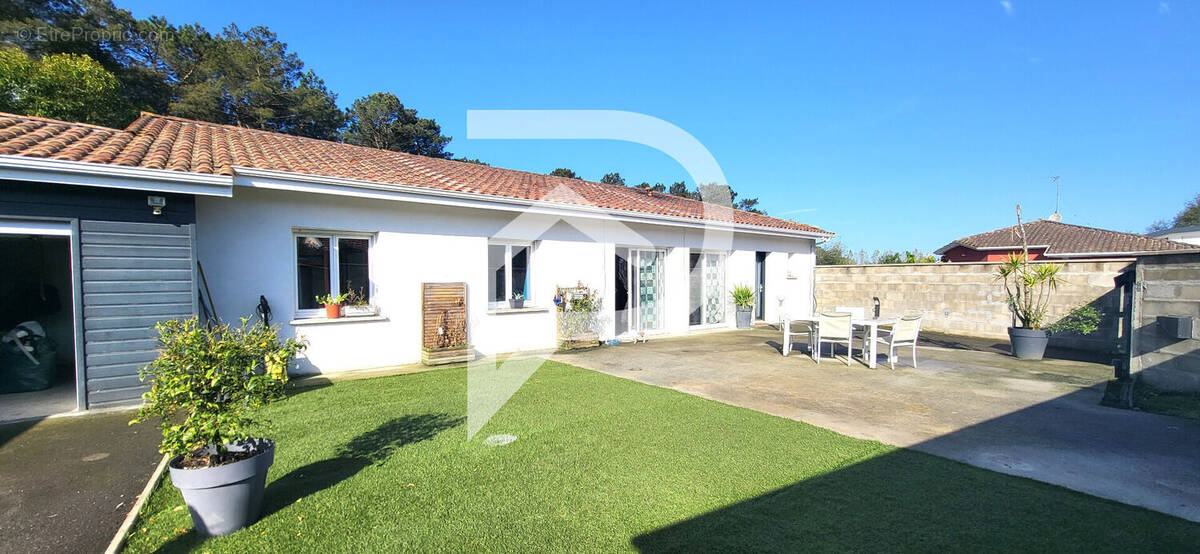 Maison à BENESSE-MAREMNE