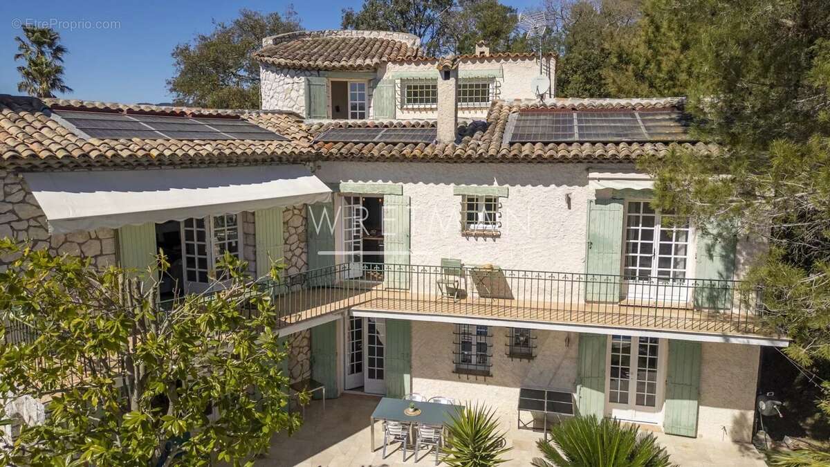 Maison à MANDELIEU-LA-NAPOULE