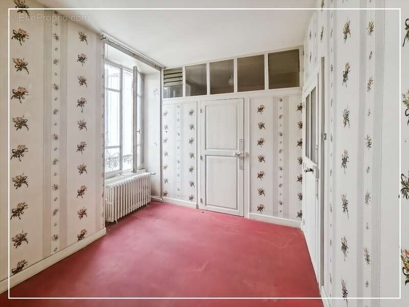 Maison à vendre 8 pièces +  grange PREVERANGES (18) - photo 4