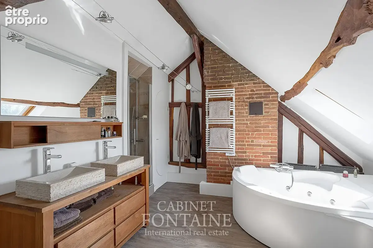 Maison de caractère , Charme, volumes et emplacement privilégié - photo 10
