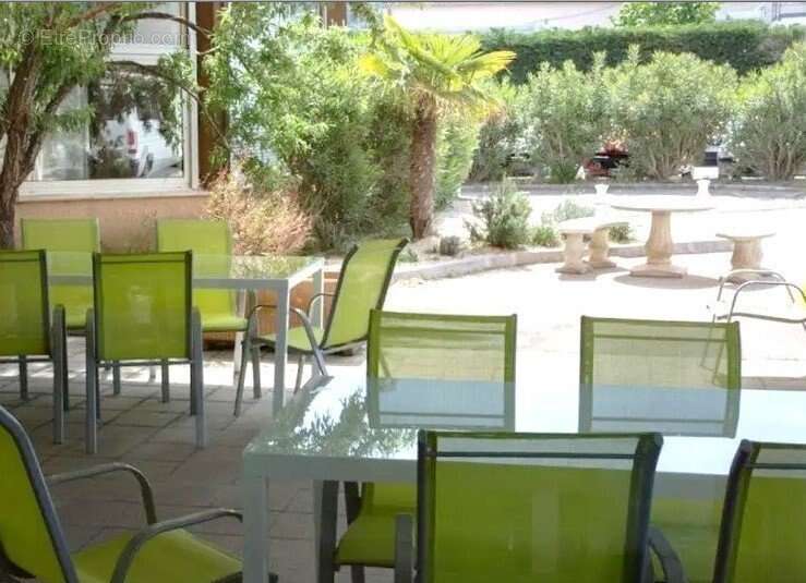 INVESTISSEMENT LOCATIF  Châteauneuf-les-Martigues  Résidence Ehpad Les Jardins de Valtrède - 6.03% de rentabilité - photo 9